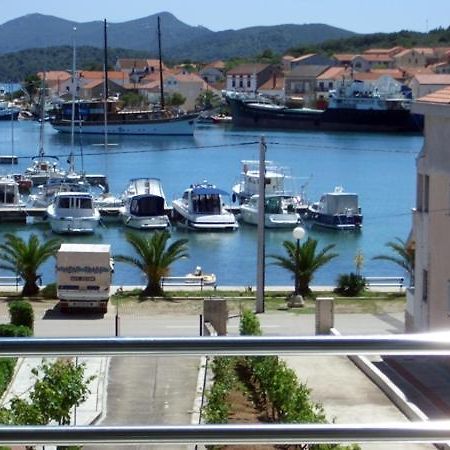 Apartment In Kukljica With Sea View, Terrace, Air Conditioning, Wi-Fi Ngoại thất bức ảnh