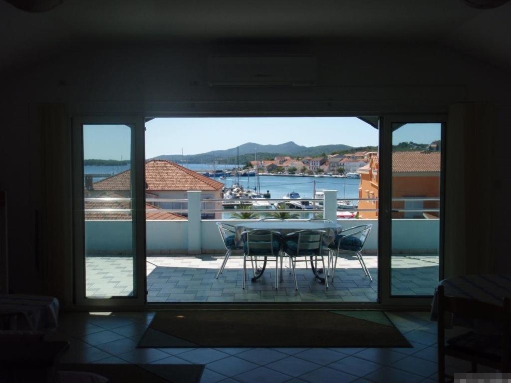 Apartment In Kukljica With Sea View, Terrace, Air Conditioning, Wi-Fi Ngoại thất bức ảnh