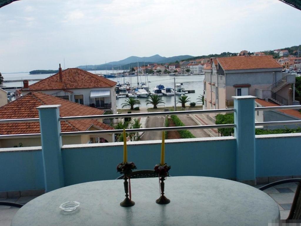 Apartment In Kukljica With Sea View, Terrace, Air Conditioning, Wi-Fi Ngoại thất bức ảnh